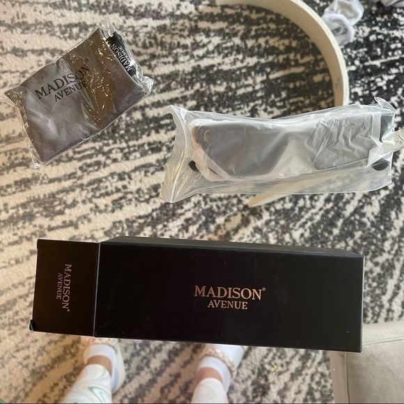 𝅺new Madison Avenue blogger sunglasses - Picture 4 of 7